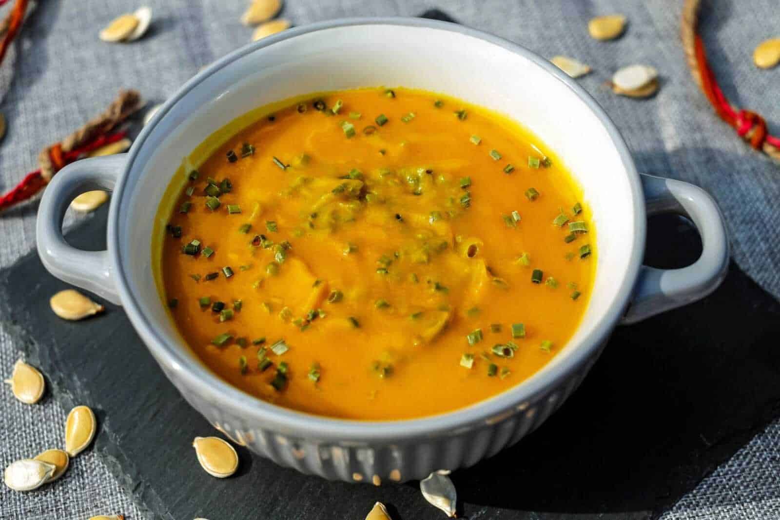 Menu di capodanno 13 piatti da mettere sulla tavola Svizzero – Zuppa di brodo