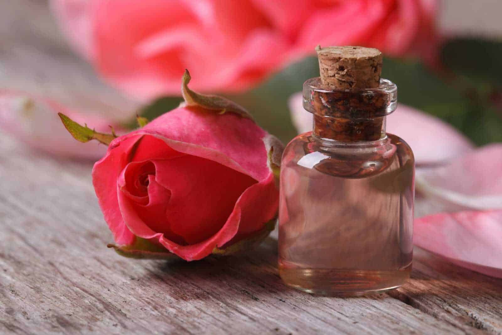 La potenza dell'acqua di rose per la salute