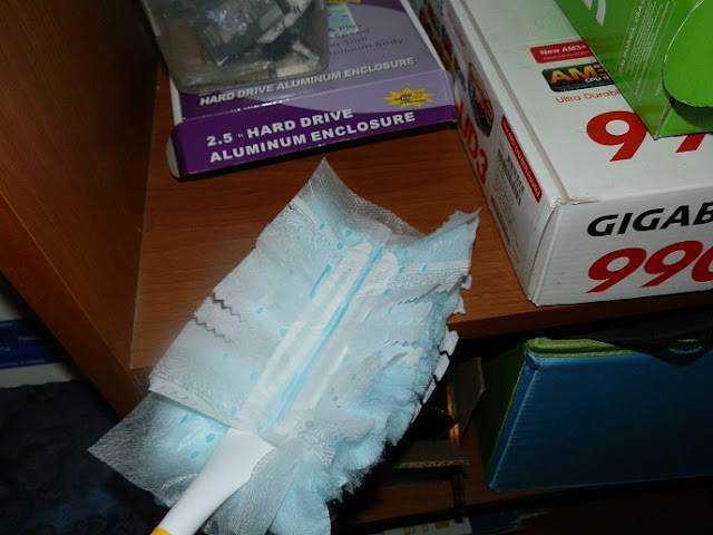 Catturare polvere e peli con Swiffer Duster. Piumino catturapolvere e peli Swiffer Duster