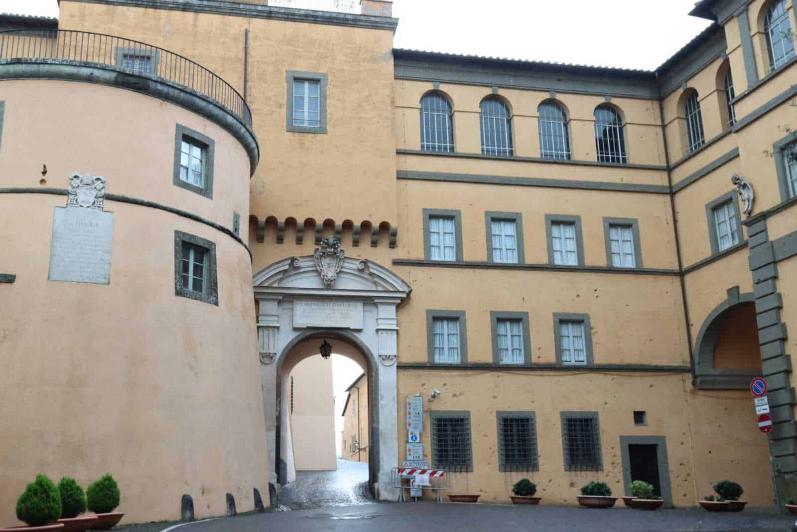Porta Mollito, ingresso storico al centro di Castel Gandolfo