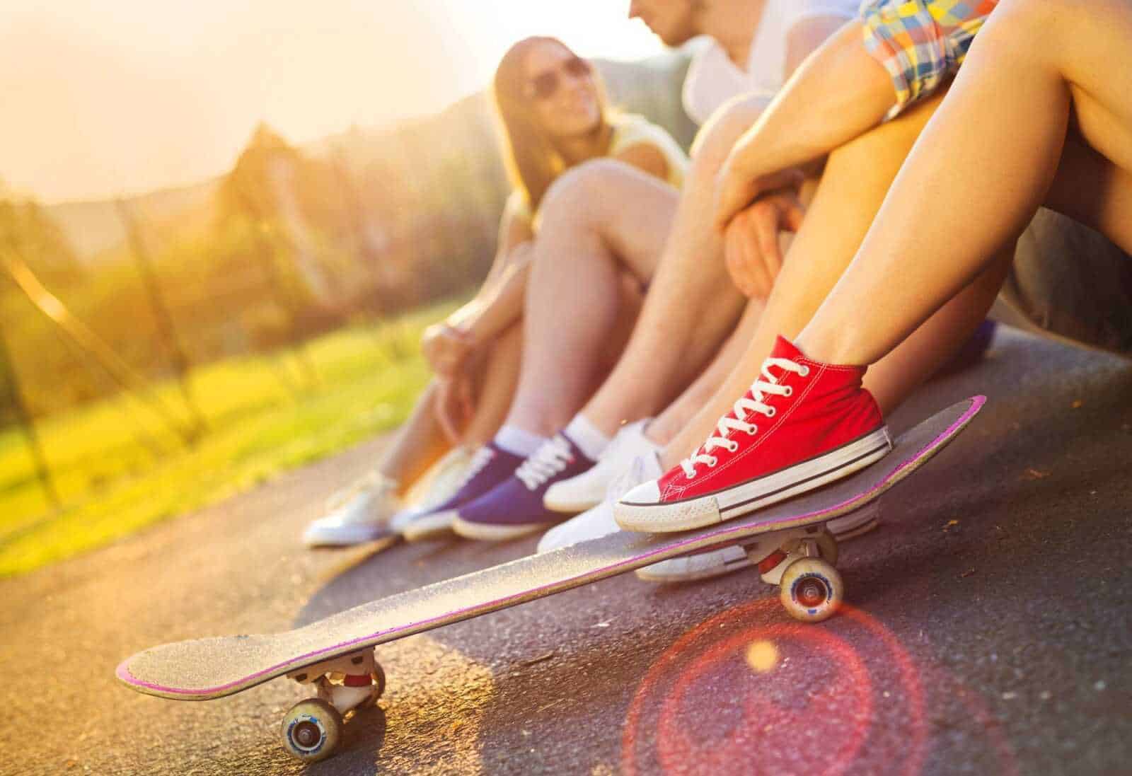 Moda invernale con lo stile skater trendy e comodo