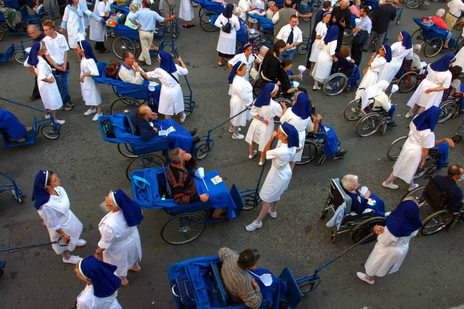 Lourdes: pellegrinaggio e cosa vedere al Santuario