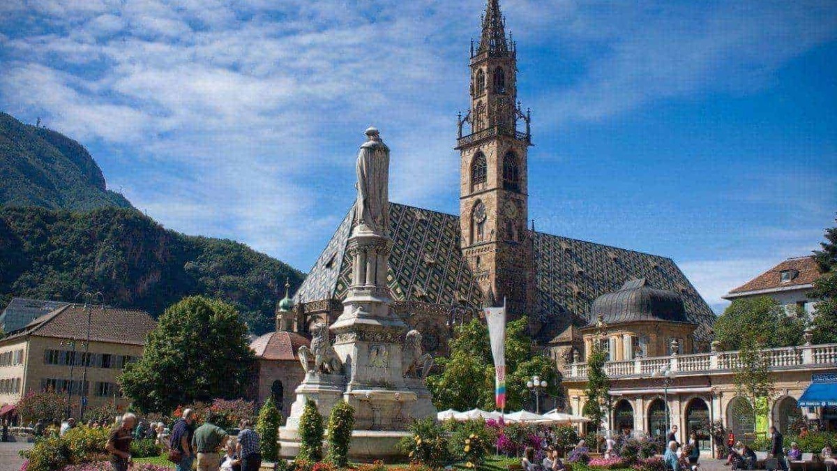 Cosa vedere a Bolzano: panorama della città e delle montagne