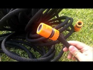 Tubo per giardino flessibile per irrigazione del prato