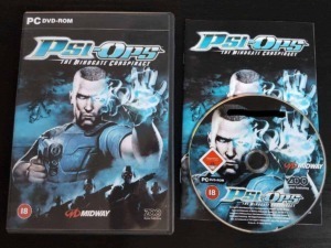 PSI-OPS Il complotto del portale, copertina del gioco su DVD con personaggio minaccioso e ambientazione futuristica, ideale per appassionati di videogiochi d’azione e avventura.