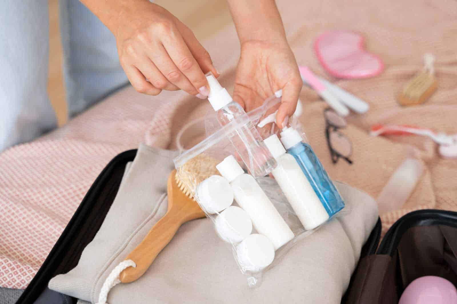 Come mantenere una pelle impeccabile anche in viaggio: consigli e prodotti multiuso per una pelle idratata e luminosa