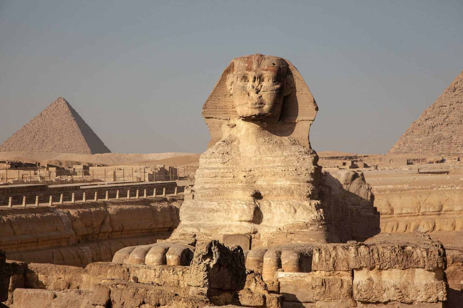13 Statue con accesso interno nel mondo