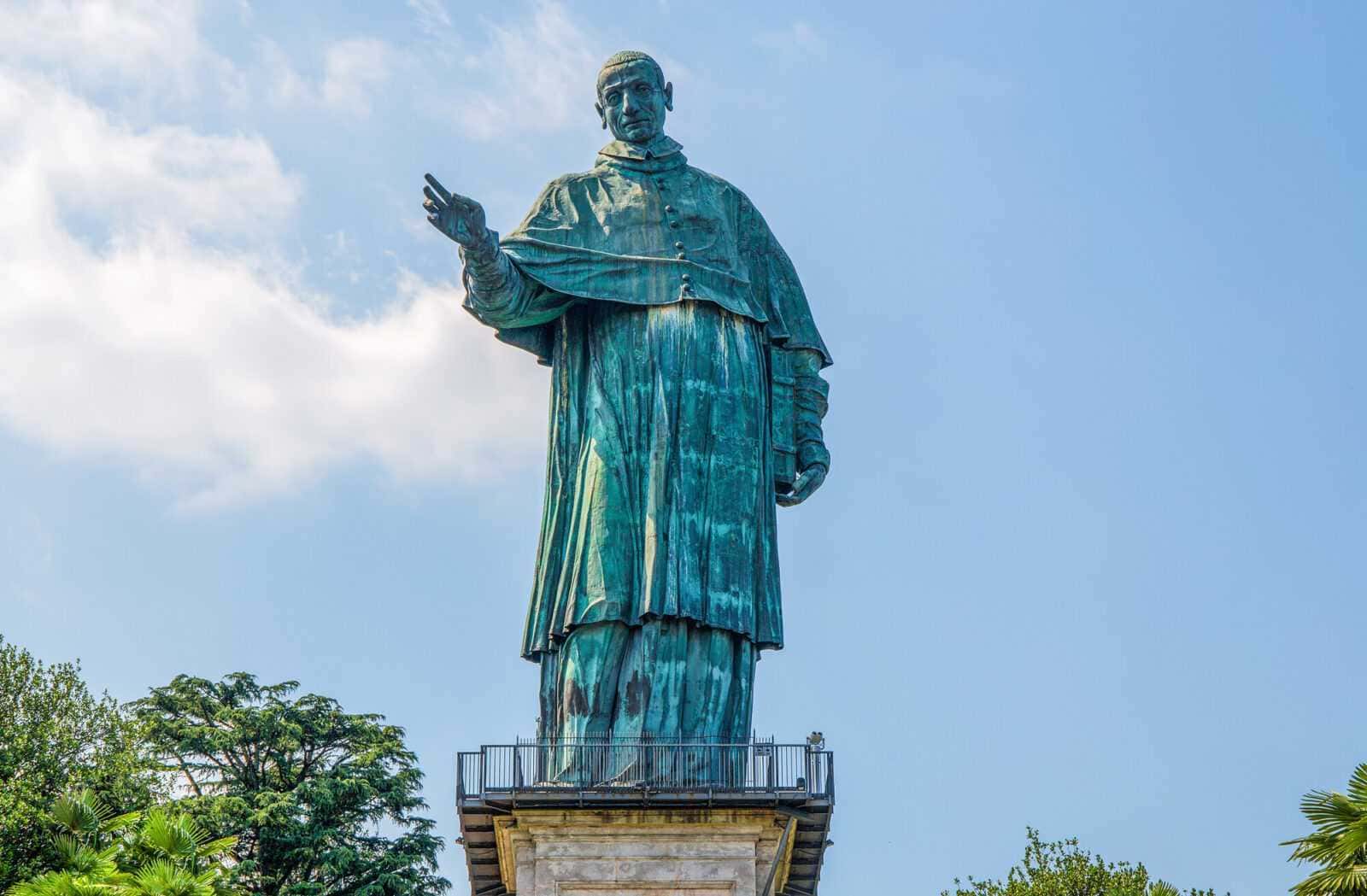 13 Statue con accesso interno nel mondo