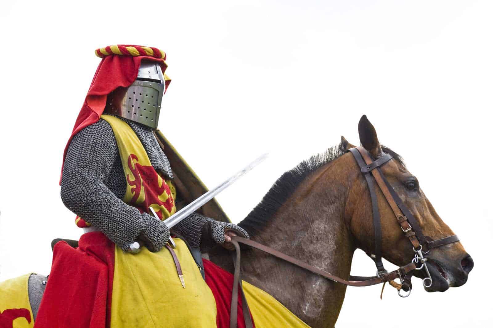 Differenza Titoli Nobiliari: Dai Re ai Lords - Gerarchia Completa
