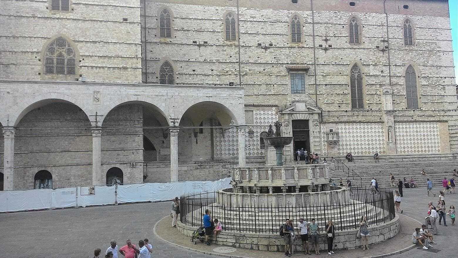 Cosa vedere a Perugia e dintorni in 1 giorno 3 fontana maggiore a Perugia