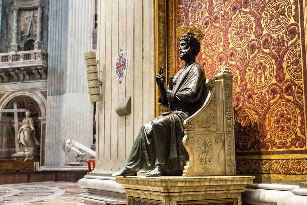 Statua di San Pietro Intronato