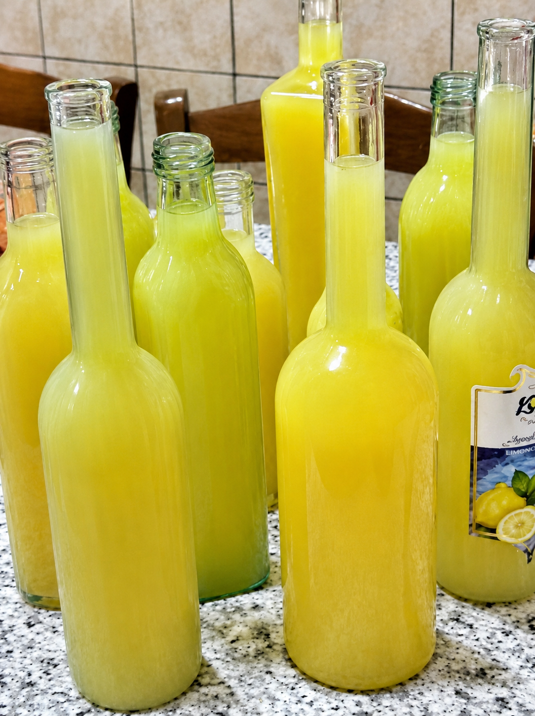 Bottiglie di limoncello ricetta della nonna