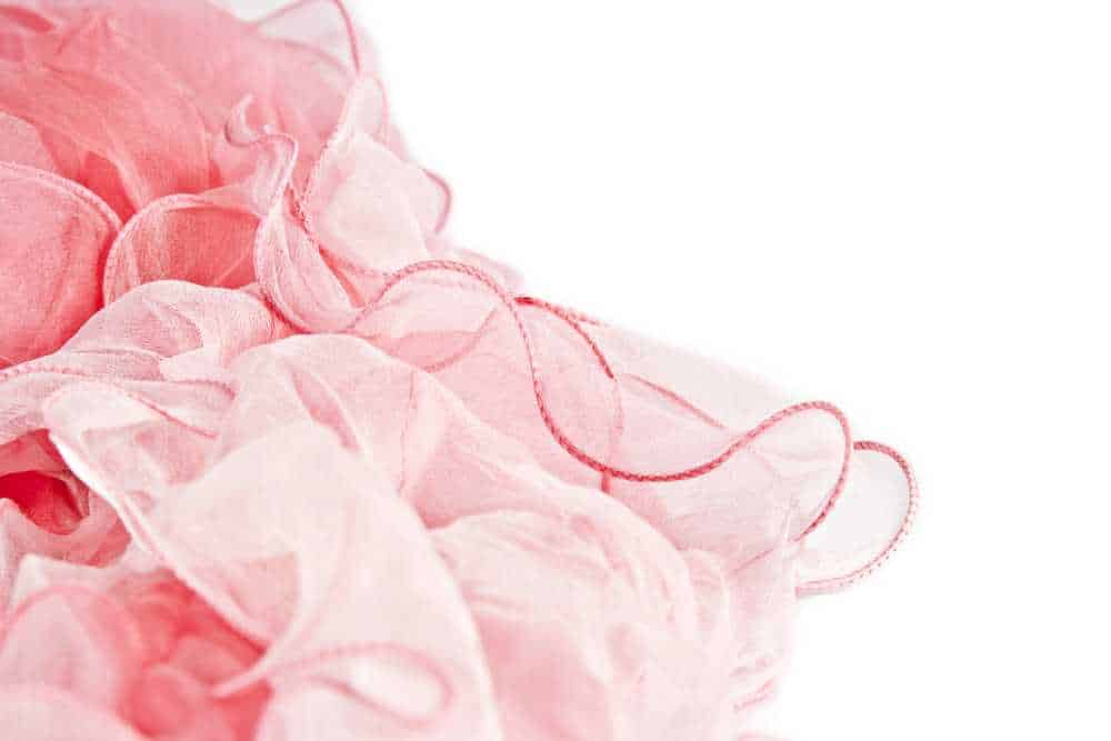 Come avvolgere un pacco regalo con foulard 3 Sciarpa di seta rosa