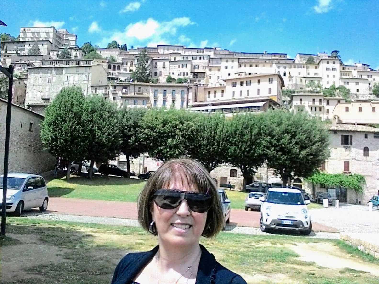 Perché Assisi attira visitatori e studiosi