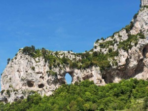 Montepertuso il buco nella montagna di Positano