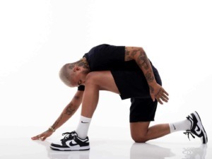 Abbigliamento sportivo uomo per allenamento in palestra e outdoor