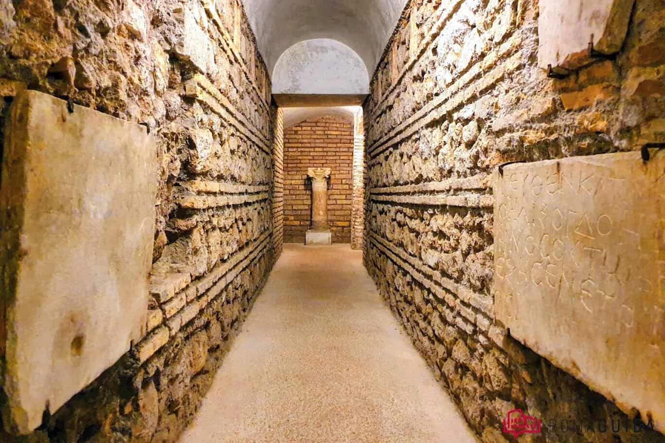 La cripta di Santa Cecilia a Roma si trova nelle Catacombe di San Callisto
