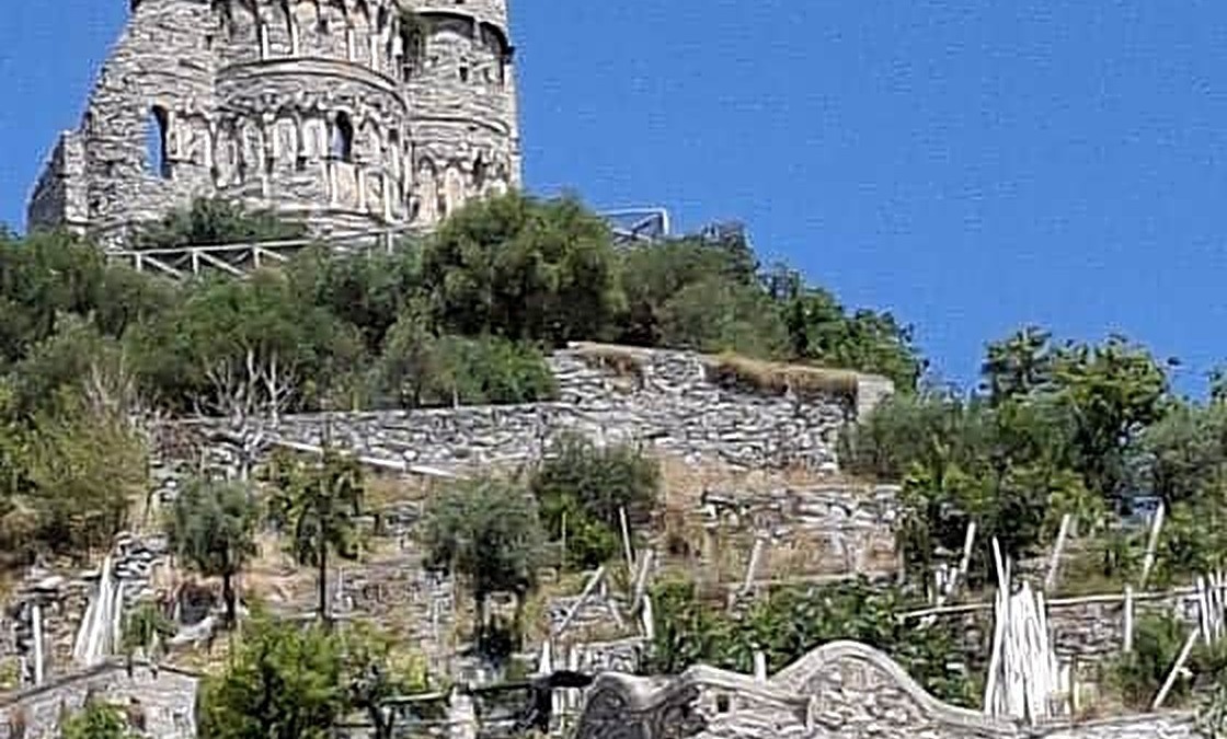 Le rovine della della Torre dello Ziro