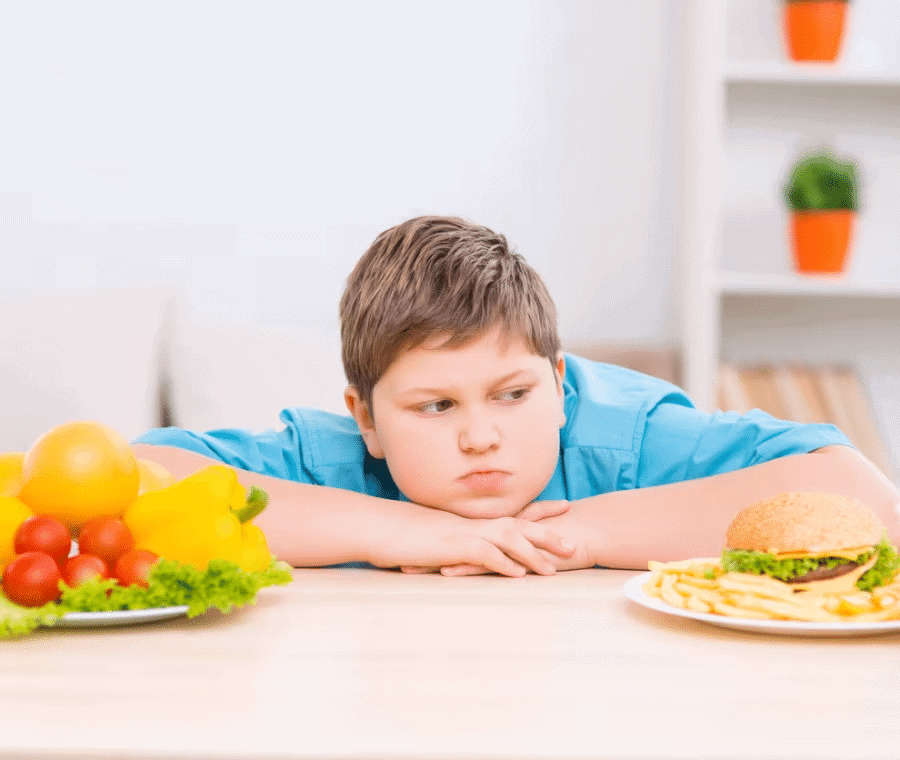 Cause, rischi e cosa fare per un bambino in sovrappeso