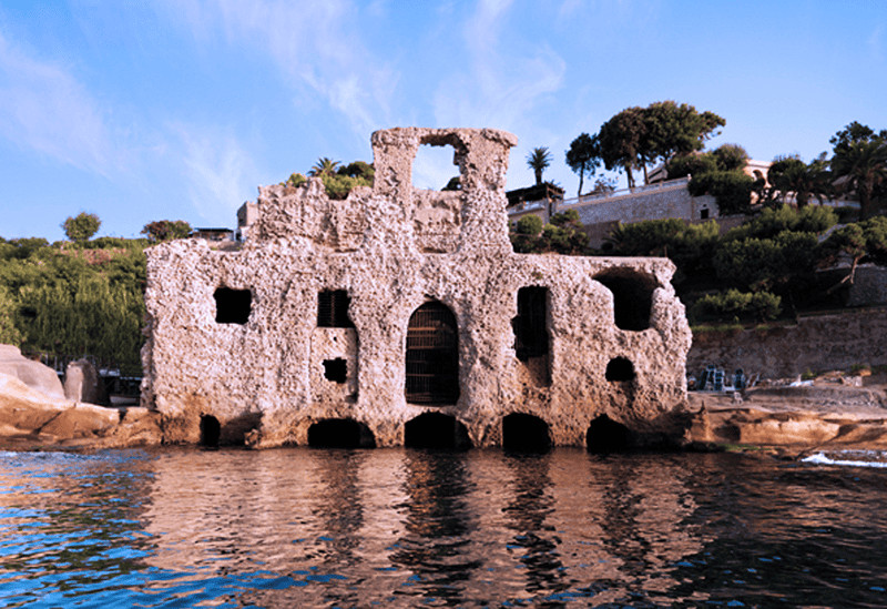 Palazzo degli Spiriti: storia, rovine e leggende