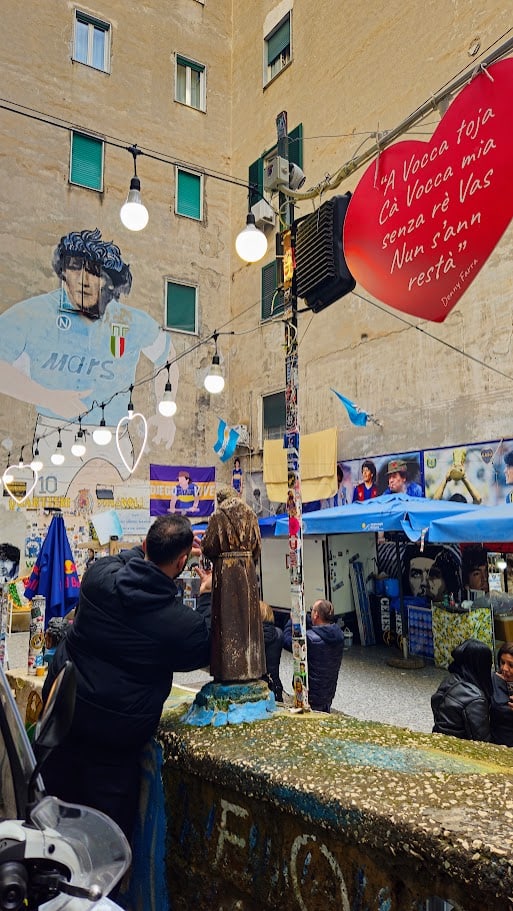 Murale Maradona ai Quartieri Spagnoli Largo Maradona
