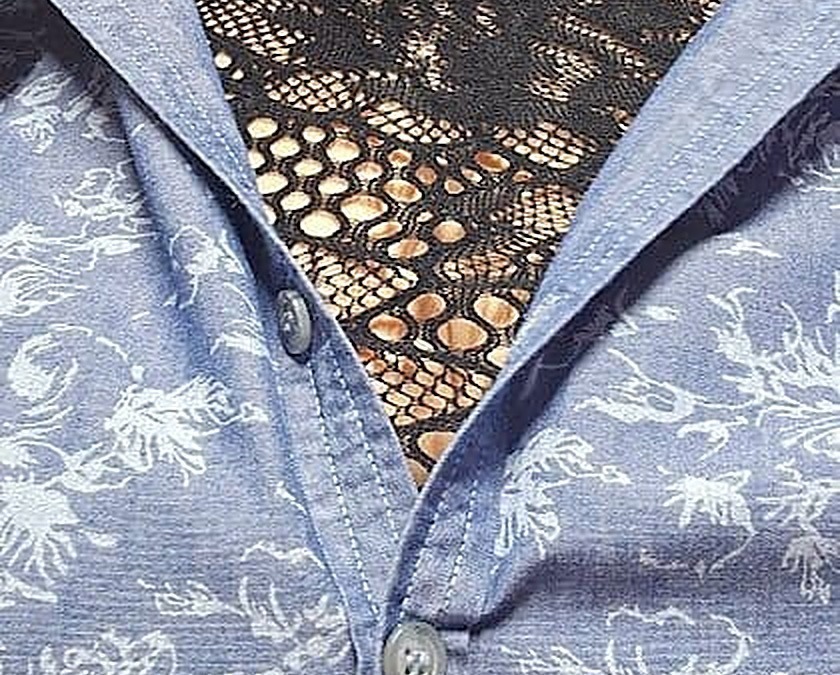 Maglia traforata nera in pizzo: come indossarla