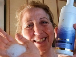DermaLux Mousse Detergente Viso per pelle matura e spenta