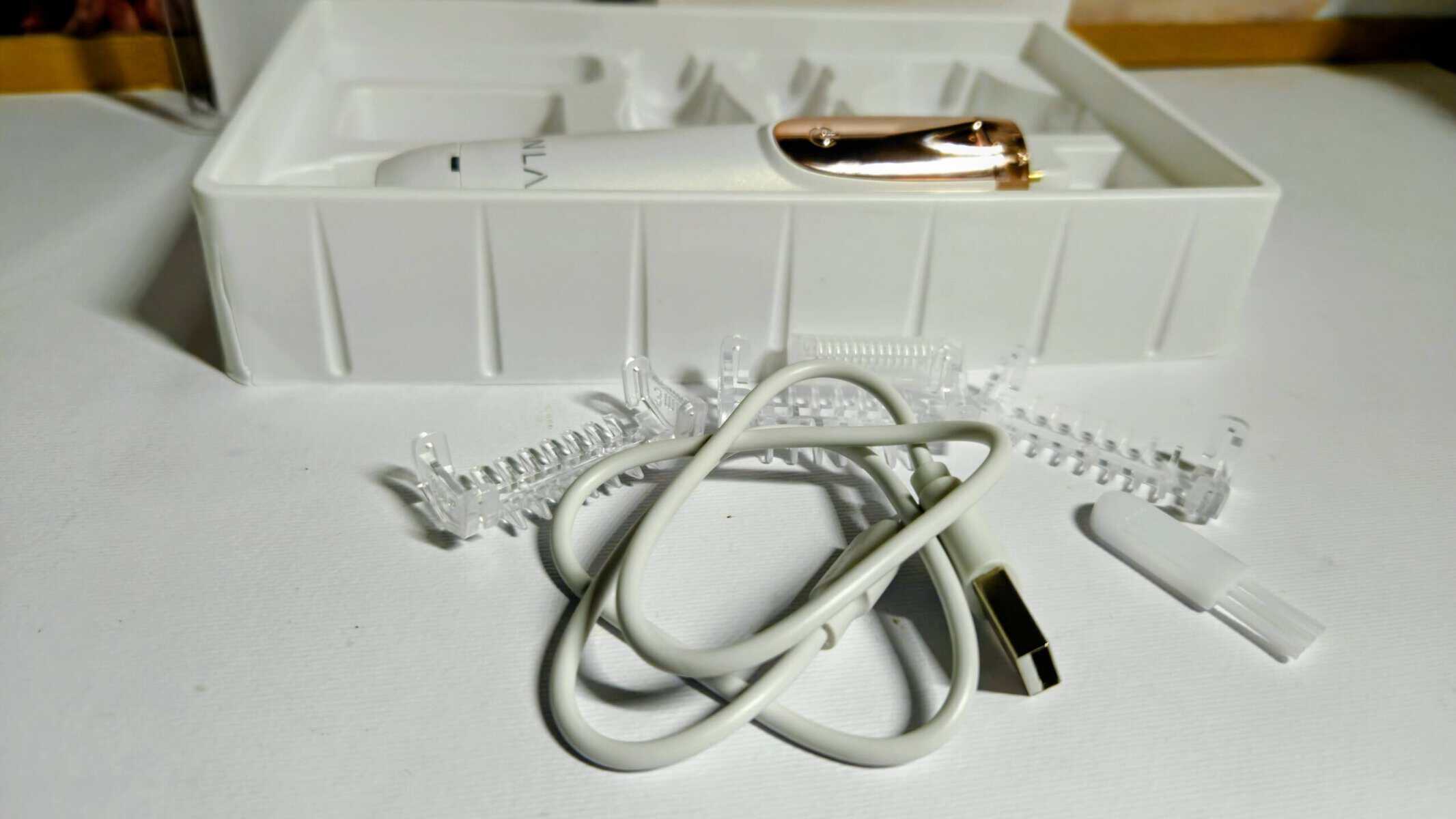 Accessori del rasoio elettrico ANLAN 4 in 1 con copritestine, cavo USB Type-C e pennellino per la pulizia