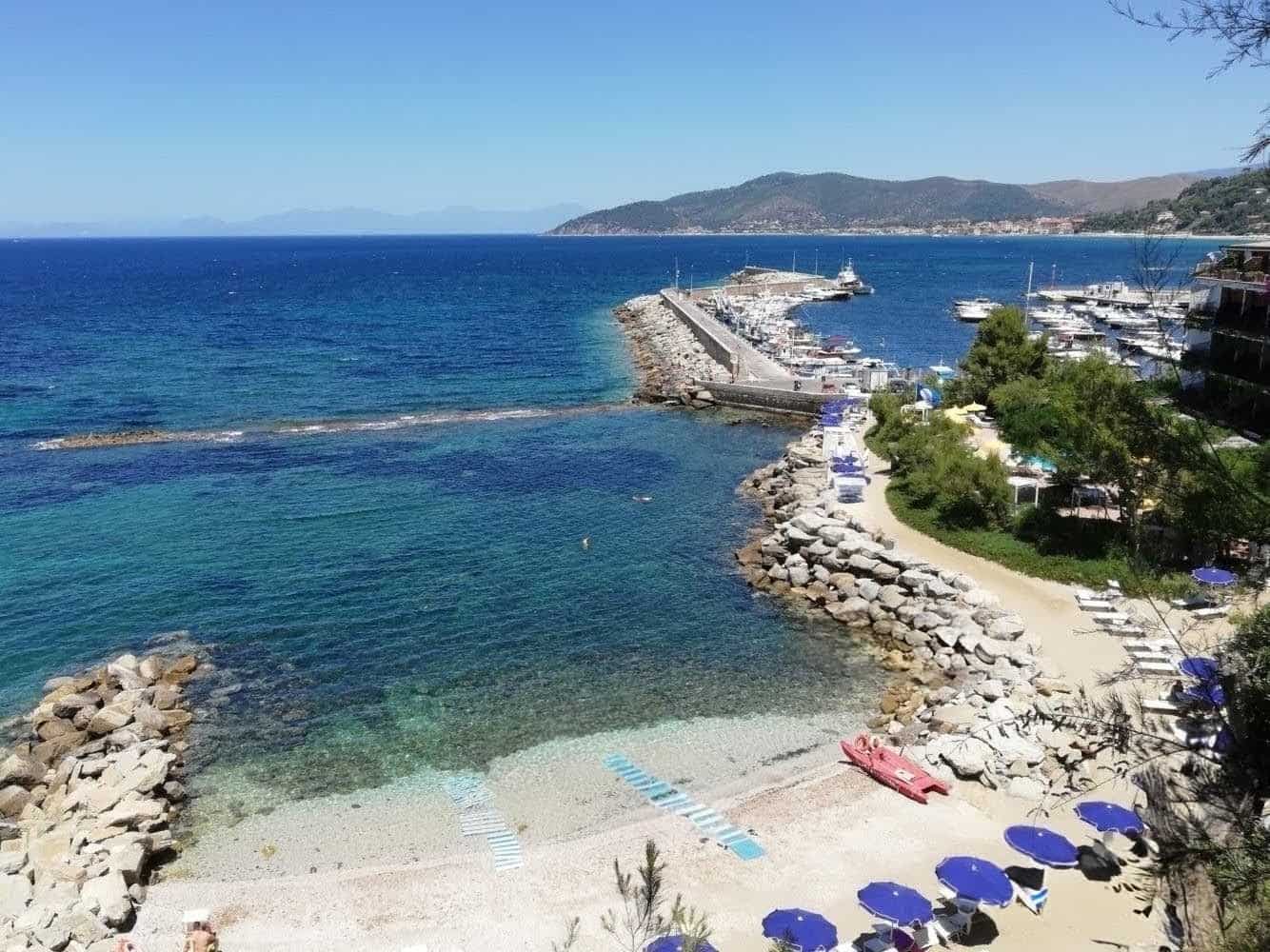 Cilento poco affollato: Spiagge Cilento poco affollate 2026: le mete tranquille lontano dalla folla. Punta Licosa, tra riserva naturale e acqua turchese