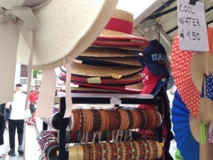 Perché indossare un cappello in estate? Tutti i vantaggi