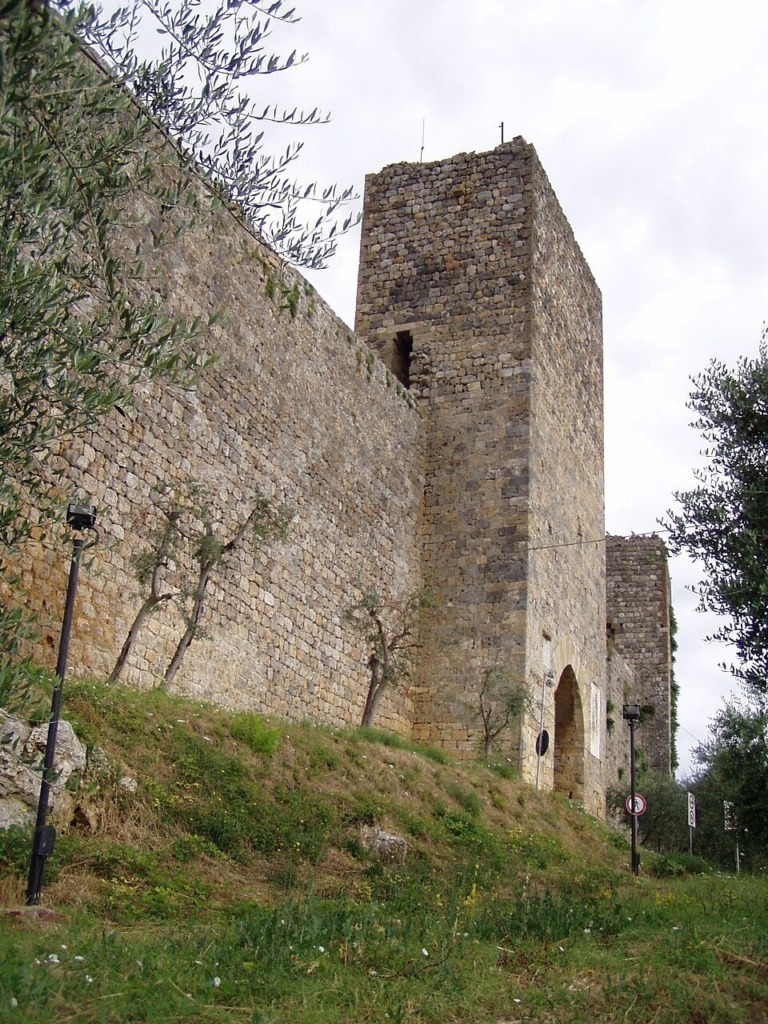 Le 14 torri che hanno reso famoso Monteriggioni