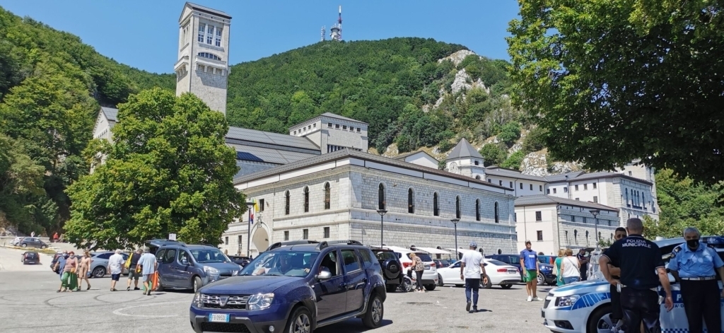 Cosa vedere e cosa fare nel Parco Regionale del Partenio 2 Montevergine e il suo Santuario