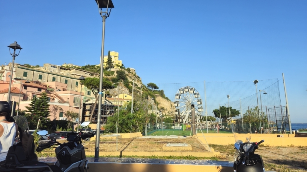 parcheggio moto sul pontile