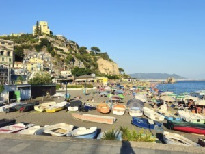 Due Fratelli visti dalla costa di Vietri sul Mare