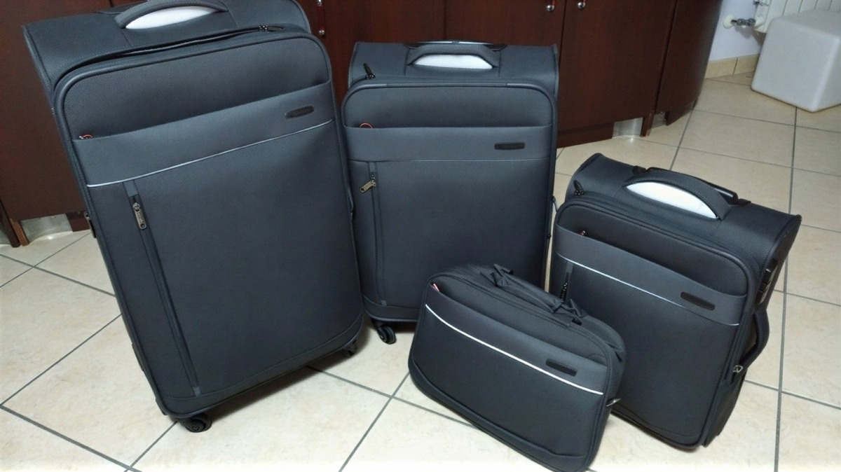 Set 4 borse da viaggio morbide nere espandibili - zaino da viaggio e borsoni